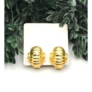 Vintage Gold-Tone Ribbed Clip-On Earrings